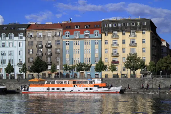 Arkitektur med många ansikten i Prag — Stockfoto