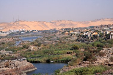 Nil Nehri Mısır Aswan Barajı arkasında dallarında
