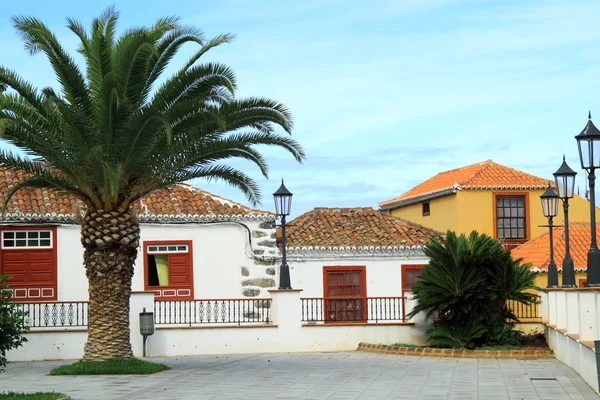 Patios y jardines españoles — Foto de Stock