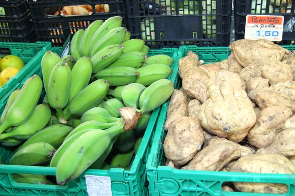 Banány a sladké brambory — Stock fotografie