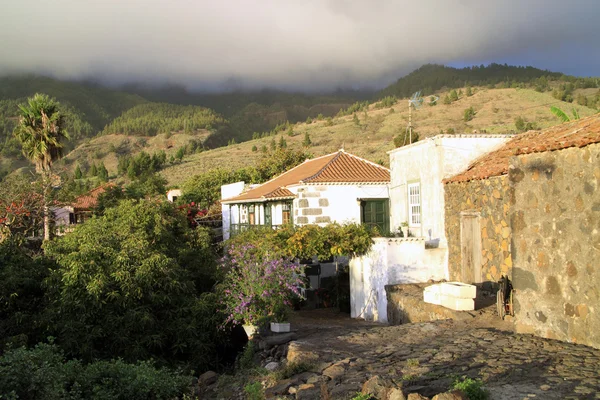 Maisons anciennes typiques de La Palma — Photo