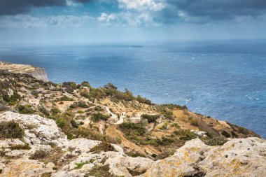 Kayalık uçurum, Malta