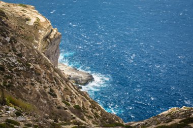 Kayalık uçurum, Malta