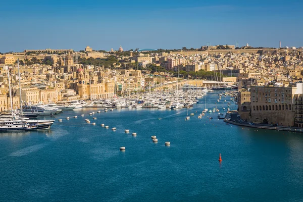 Valletta, Malta - 05 de maio de 2016: Vista do porto Tricity Senglea — Fotografia de Stock