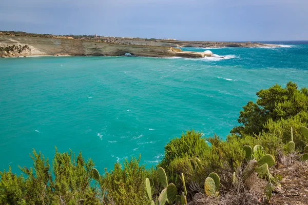 Bahía de Il-Hofra z-Zghira en Malta — Foto de Stock