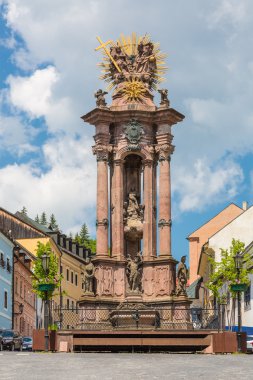 Kutsal Üçlü heykel