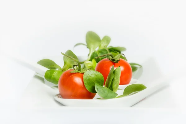 Kukuřičný salát a cherry rajčat — Stock fotografie