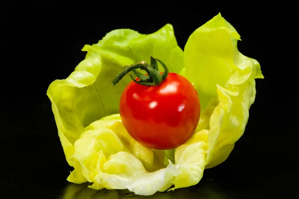 Lettuce and tomato — Stock Photo, Image