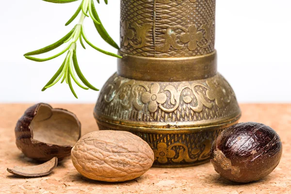 Bio nutmeg — Stock Photo, Image