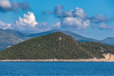 Corfu 'dan Paxos, Yunanistan' a feribot yolculuğu.