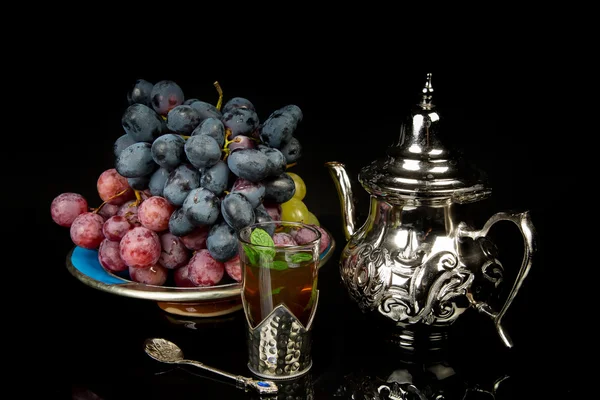 Té de menta y uvas — Foto de Stock