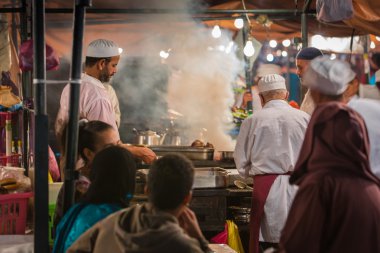 Jamaa El Fna Meydanı'nda atmosfer