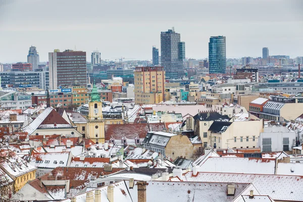 Bratislava, Eslovaquia - 24 de enero de 2016: Vista de la ciudad — Foto de Stock