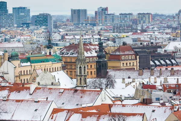 Bratislava, Slovakia - 24. tammikuuta 2016: Näkymä kaupunkiin — kuvapankkivalokuva