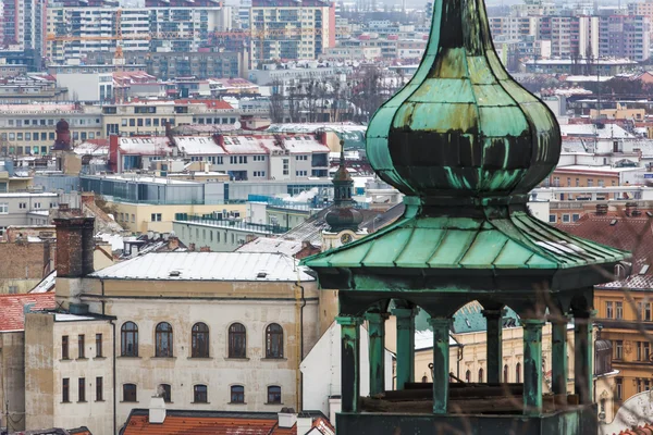 Bratislava, Slovakia - 24. tammikuuta 2016: Näkymä kaupunkiin — kuvapankkivalokuva