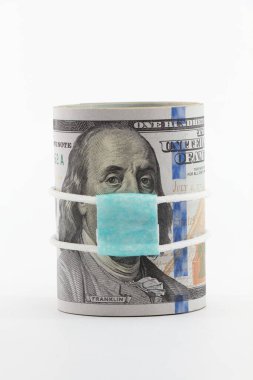 Beyaz arkaplanda maskeli dolar