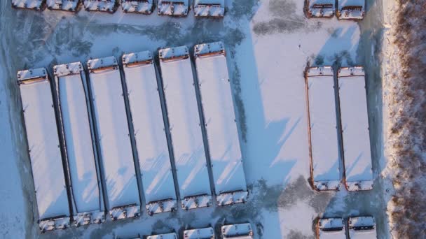 Winterparken Von Lastkähnen Und Schiffen Sibirien — Stockvideo