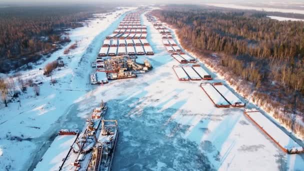 Vinterparkering Pråmar Och Fartyg Sibirien — Stockvideo