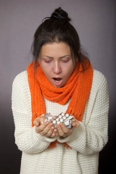 güzel bayan parfüm şişesi ile kare