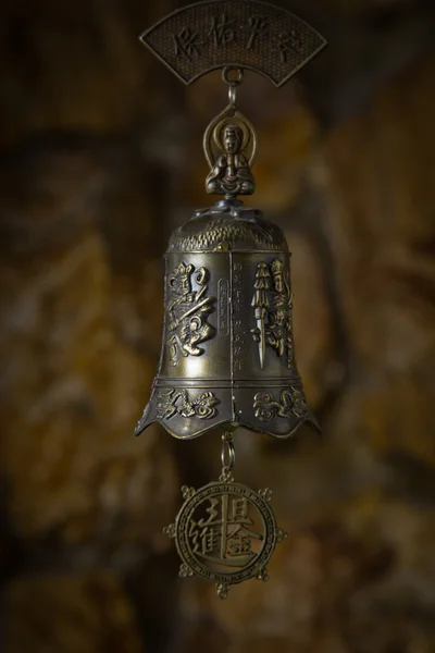 içinde belgili tanımlık geçmiş güzel bronz çan