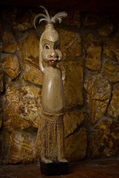 bir Kızılderili taş zemin üzerine Hatıra heykelcik