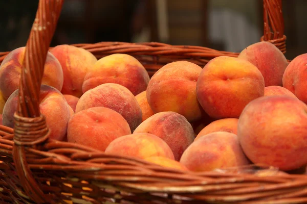 peaches in a basket