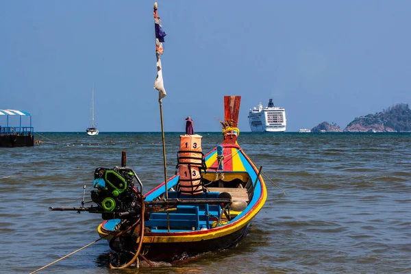 Long tailed boat Ruea Hang Yao in Phuket Thailand — Stock Photo, Image