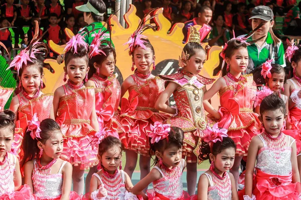 Samutsakorn Tailândia Dezembro 2019 Grupo Crianças Sorridentes Desfile Estudantes Drum — Fotografia de Stock