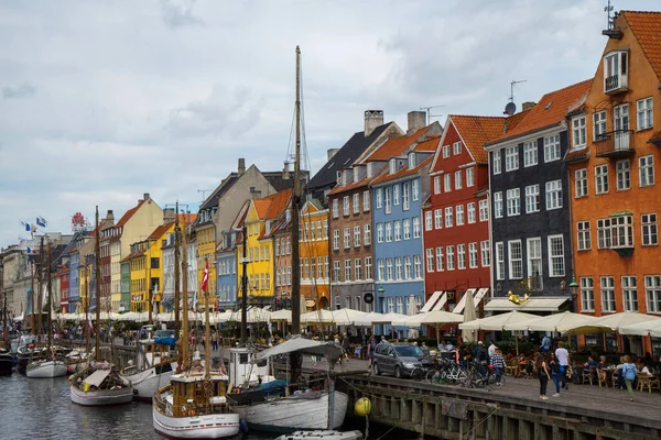 Nyhavn Een Kanaal Kopenhagen Denemarken Kleurrijke Gevels Van Huizen Oude — Stockfoto