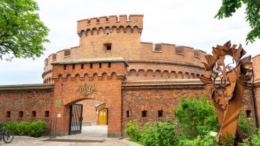 Kalininingrad Bölgesel Amber Müzesi Kalininingrad, Rusya 'da Verkhneye Gölü kıyısında yer almaktadır..