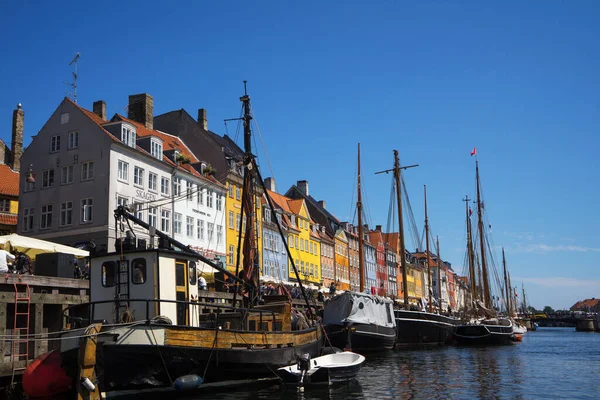 Nyhavn Een Kanaal Kopenhagen Denemarken Kleurrijke Gevels Van Huizen Oude — Stockfoto