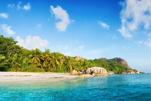 Anse source d 'argent beach on la digue islan — стоковое фото