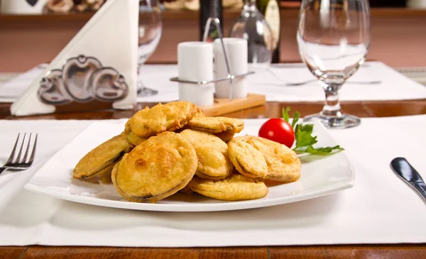 Plato de berenjena frita — Foto de Stock