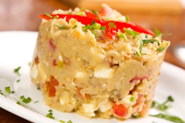 Peynirli patlıcan salatası