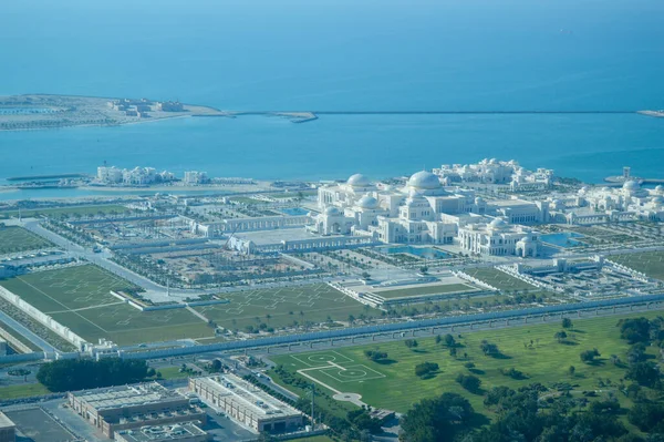 Vogelperspektive Und Luftaufnahme Der Stadt Abu Dhabi Von Der Aussichtsplattform — Stockfoto