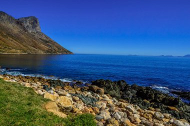 44. güzergah ya da Clarence Cape Town 'daki Hottentots Holland Dağı' ndan geçiyor.