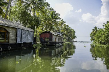 Kumarakom 'daki Kerala durgun su ve kayıkhanesi Hindistan' ın bir numaralı turizm merkezidir.