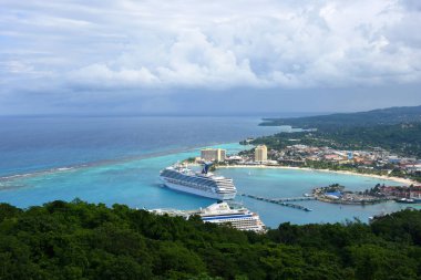 Jamaika, Ocho Rios 'ta Karnaval Gemisi Zafer sunucusu.