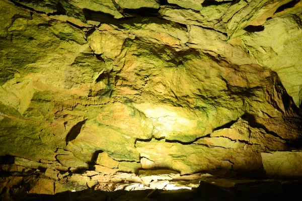 美国肯塔基州的猛犸象洞穴国家公园的内部 自1981年以来 这个国家公园也是联合国教科文组织的世界遗产 — 图库照片