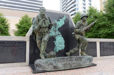 Nashville, Tennessee, ABD 'deki War Memorial Plaza' da Kore Savaşı Anıtı.