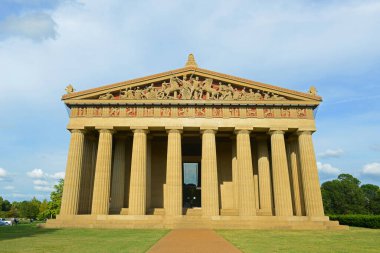 Parthenon, Atina 'da 1897 yılında ABD' nin Tennessee eyaletinin Nashville kentindeki Centennial Park 'ta inşa edilen Parthenon' un tam ölçekli bir kopyası..