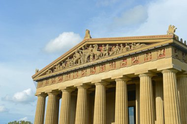 Parthenon, Atina 'da 1897 yılında ABD' nin Tennessee eyaletinin Nashville kentindeki Centennial Park 'ta inşa edilen Parthenon' un tam ölçekli bir kopyası..