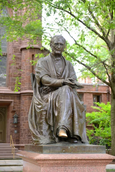 Statua Theodore Dwight Woolsey Yale Old Campus Presso Università Yale — Foto Stock