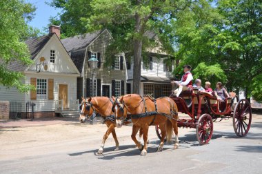 Williamsburg, Virginia, ABD 'deki British Colony' de at arabası turları düzenlendi..