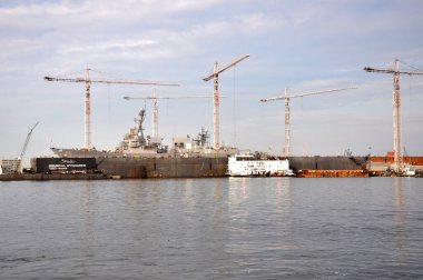 USS Bainbridge (DDG-96) güdümlü füze destroyeri Norfolk, Virginia, ABD.