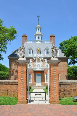 Williamsburg Tarihi Bölgesindeki İngiliz Kolonisi Valilik Sarayı, Virginia VA, ABD.
