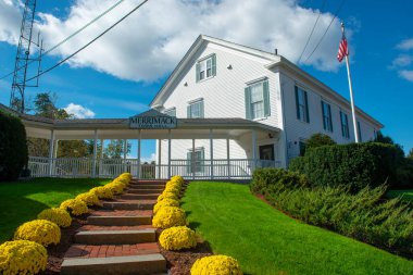 Merrimack belediye binası Merrimack, New Hampshire, ABD 'deki Baboosic Gölü Yolu 49 numarada..