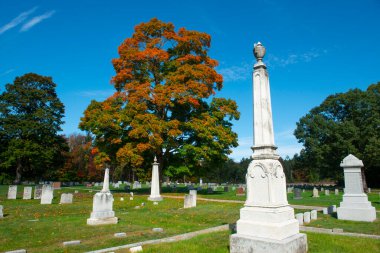 Son Dinlenme Mezarlığı ve Merrimack, New Hampshire, NH, ABD 'de yaprakları dökülen ağaçlar..