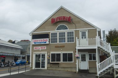 Lakeside Bulvarı 'ndaki tarihi binalar Weirs Plajı' ndaki Winnipesaukee Gölü, New Hampshire, NH, ABD.