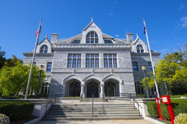 New Hampshire Yasama Ofisi Binası, Concord, New Hampshire NH, ABD. 1884 'te Viktorya dönemi tarzında inşa edilen Yasama Ofisi Binası eskiden Concord postanesiydi..